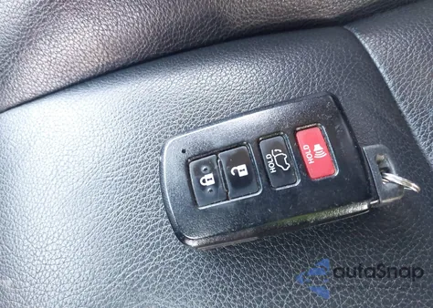 2017 Toyota Rav4 Limited z USA, uszkodzony, nr VIN 2T3DFREV0HW556468